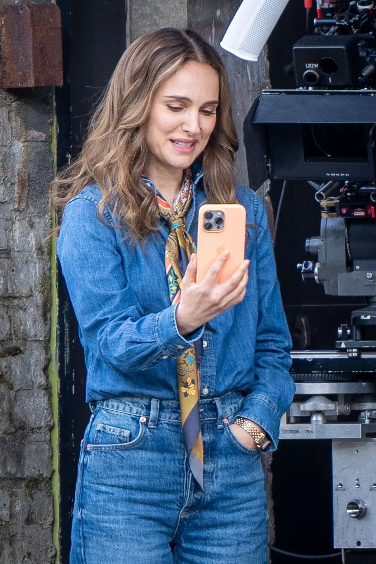 NATALIE PORTMAN ON THE SET OF FOUNTAIN OF YOUTH IN LONDON4